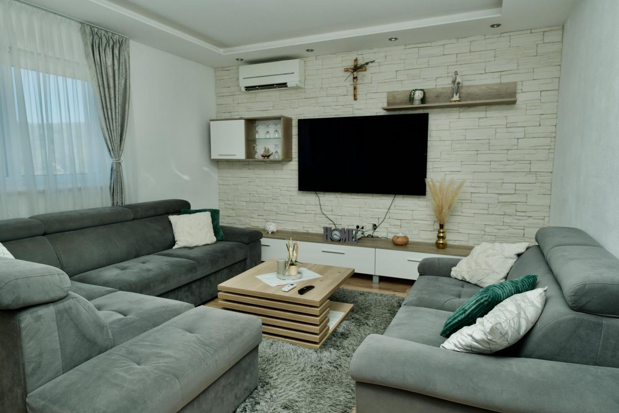 Apartment Lana Bristivica ภายนอก รูปภาพ