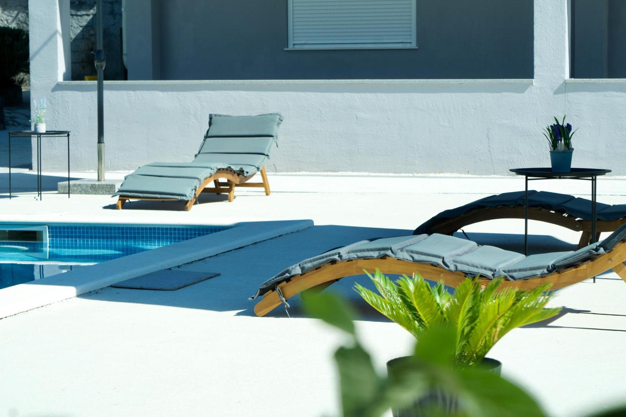 Apartment Lana Bristivica ภายนอก รูปภาพ