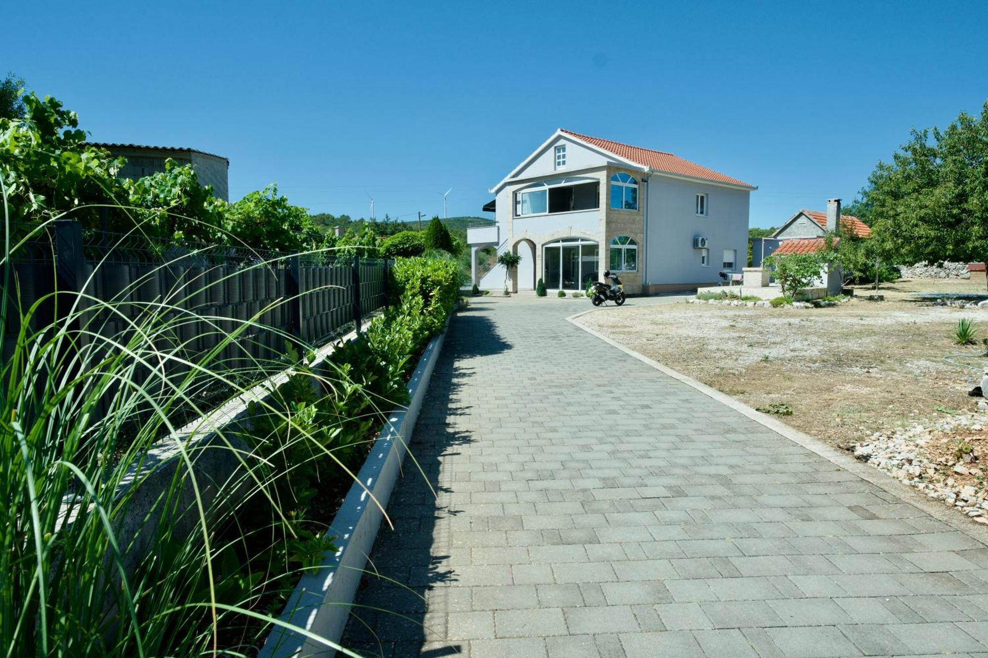 Apartment Lana Bristivica ภายนอก รูปภาพ