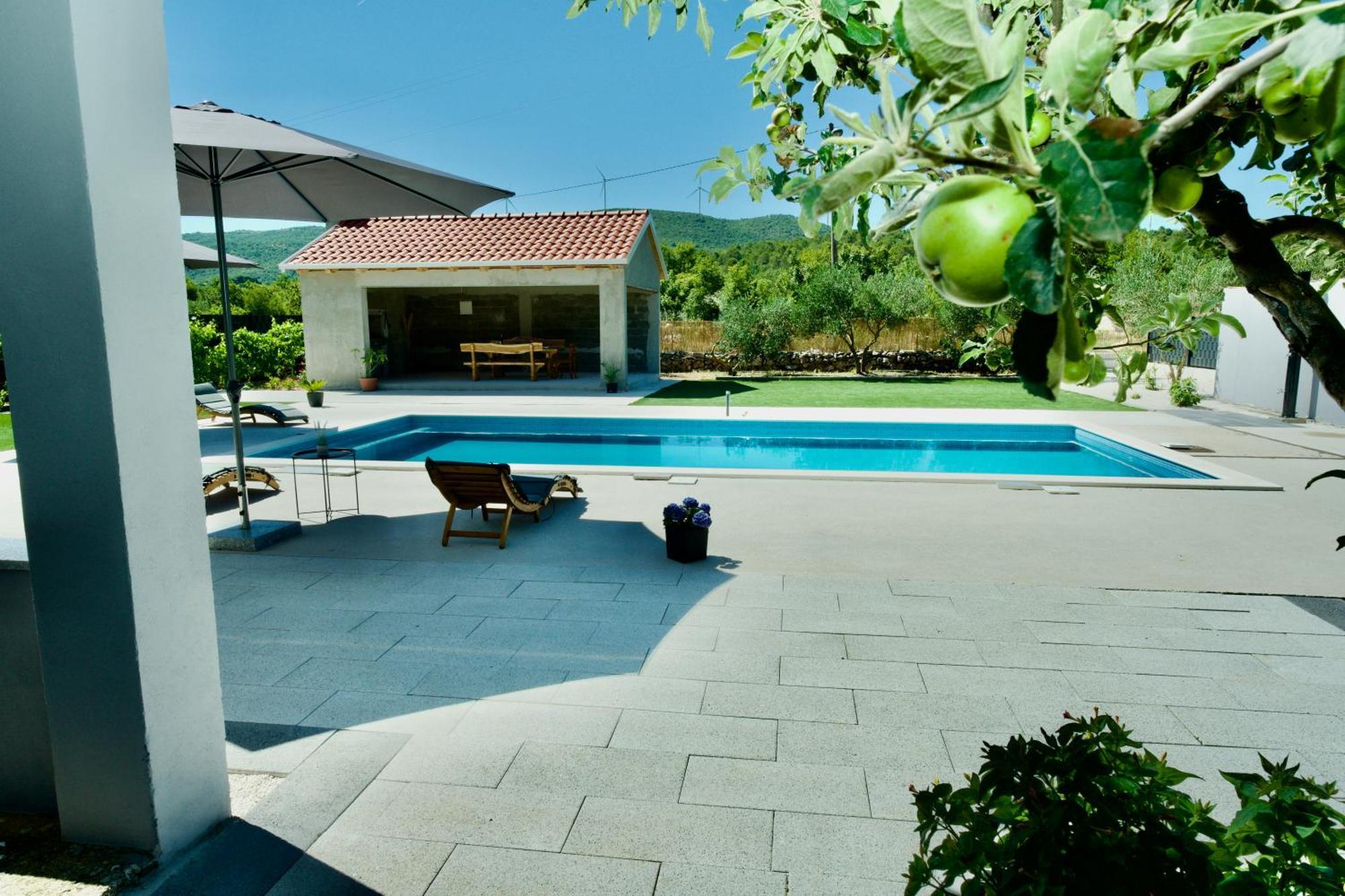 Apartment Lana Bristivica ภายนอก รูปภาพ