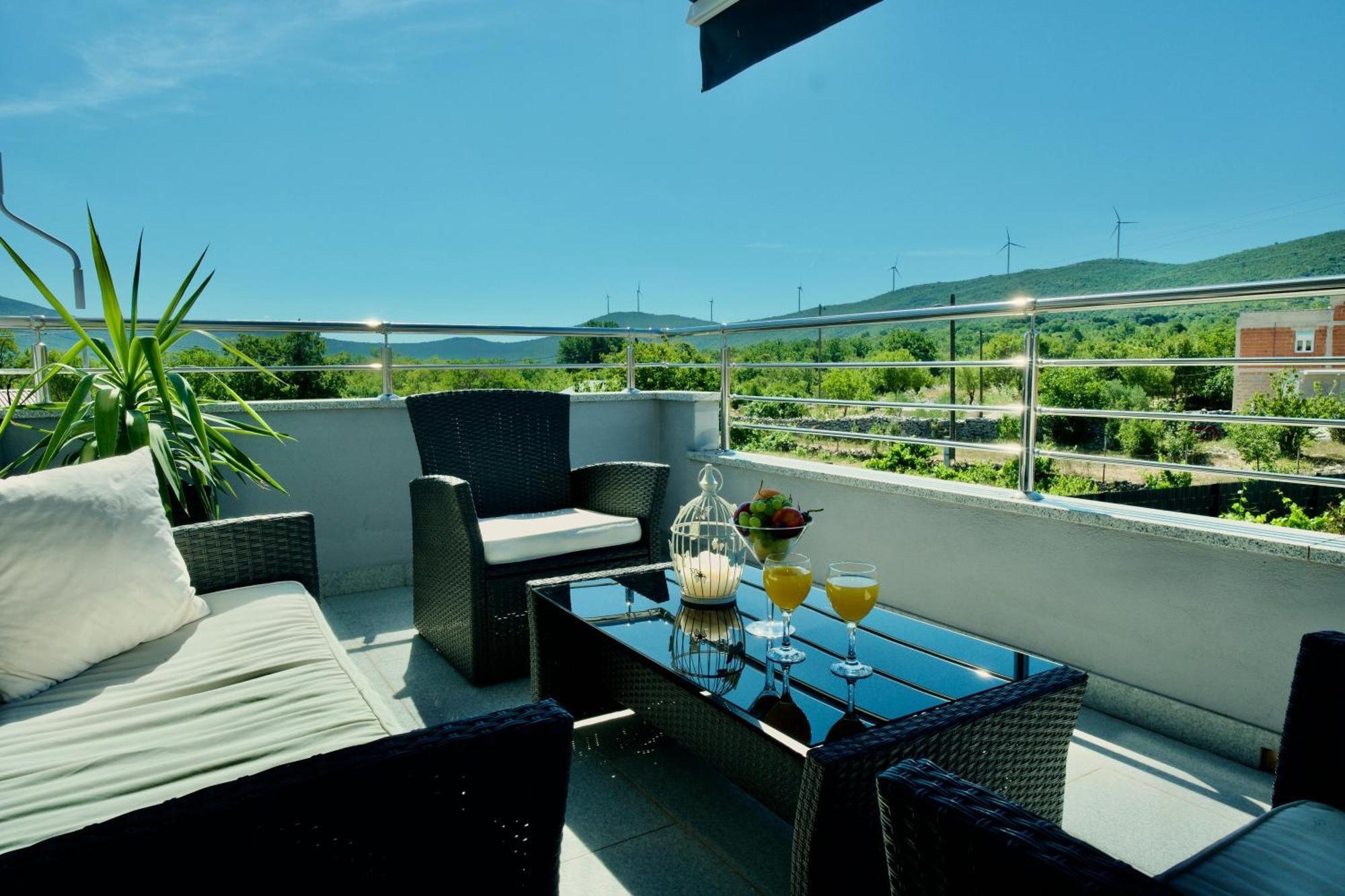 Apartment Lana Bristivica ภายนอก รูปภาพ