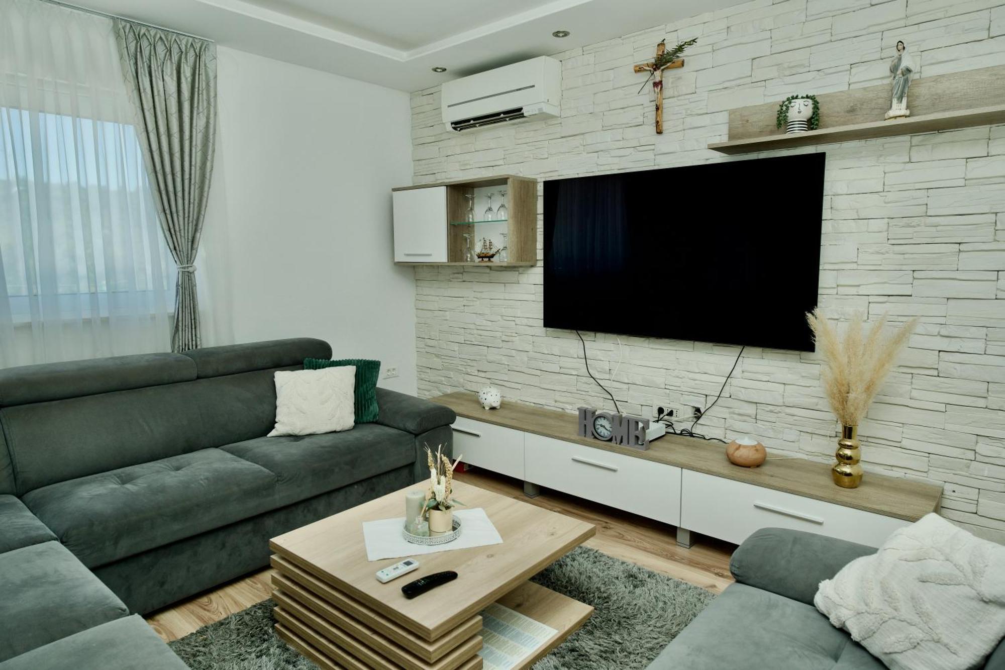 Apartment Lana Bristivica ภายนอก รูปภาพ