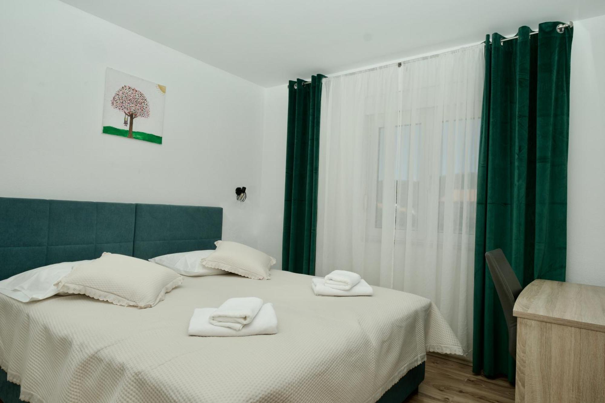 Apartment Lana Bristivica ภายนอก รูปภาพ